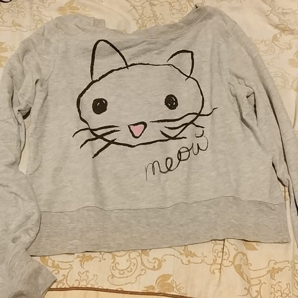 Cute Grey cat crop sweater.